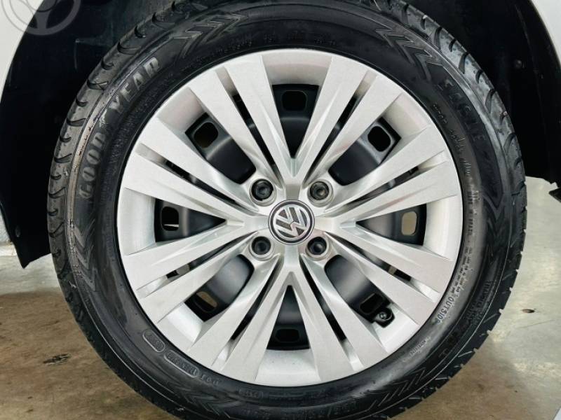 VOLKSWAGEN - GOL 1.6 MSI 8V TOTALFLEX 4P MANUAL - 2018/2019 - PRATA - R$ 48.900,00