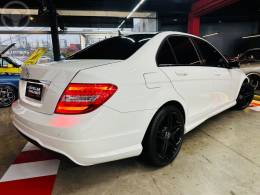 MERCEDES-BENZ - C 180 1.6 CGI SPORT 16V TURBO 4P AUTOMÁTICO - 2014/2014 - BRANCA - R$ 79.900,00