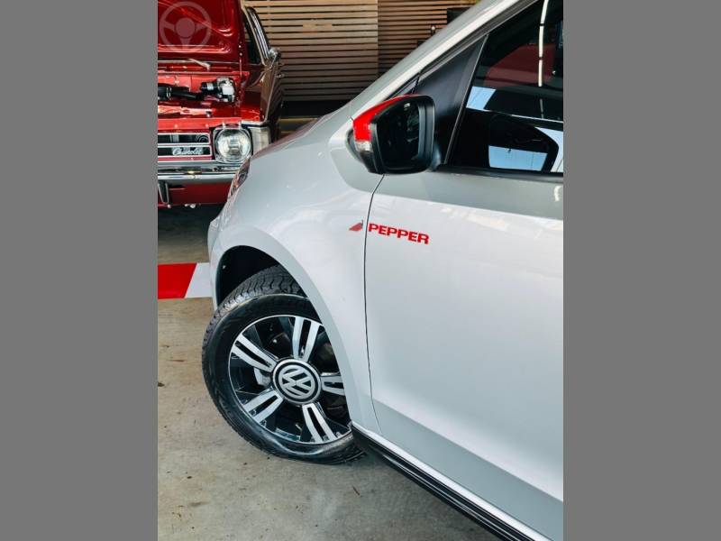 VOLKSWAGEN - UP 1.0 TSI PEPPER UP 12V FLEX 4P MANUAL - 2018/2018 - PRATA - R$ 69.900,00