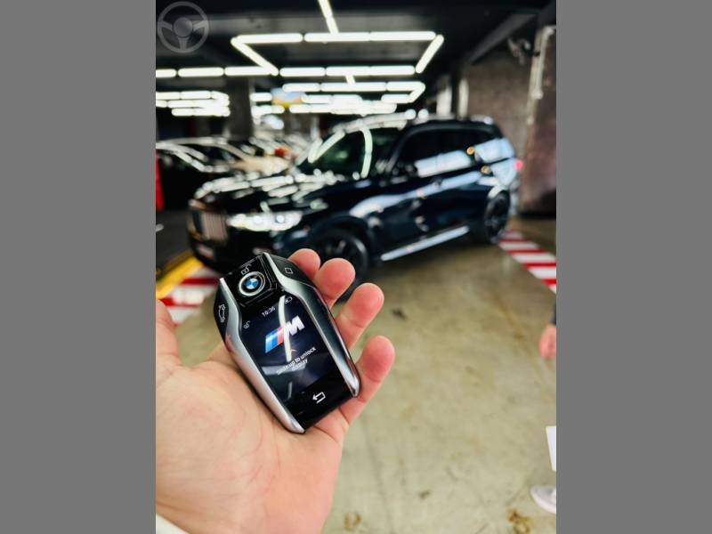 BMW - X7 4.4 XDRIVE 50I M SPORT V8 BI-TURBO 32V 4P AUTOMÁTICO - 2021/2021 - AZUL - R$ 739.900,00