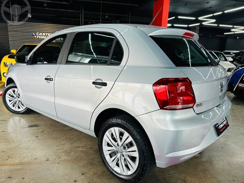 VOLKSWAGEN - GOL 1.6 MSI 8V TOTALFLEX 4P MANUAL - 2018/2019 - PRATA - R$ 48.900,00