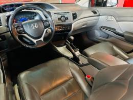 HONDA - CIVIC 1.8 LXS 16V FLEX 4P MANUAL - 2014/2014 - PRATA - R$ 65.800,00