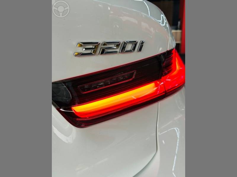 BMW - 320I 2.0 SPORT 16V TURBO 4P AUTOMÁTICO - 2019/2020 - BRANCA - R$ 199.900,00