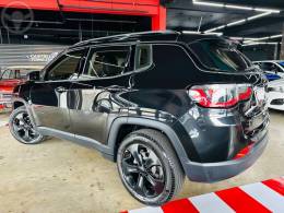 JEEP - COMPASS 2.0 16V FLEX NIGHT EAGLE AUTOMÁTICO - 2018/2018 - PRETA - R$ 95.900,00