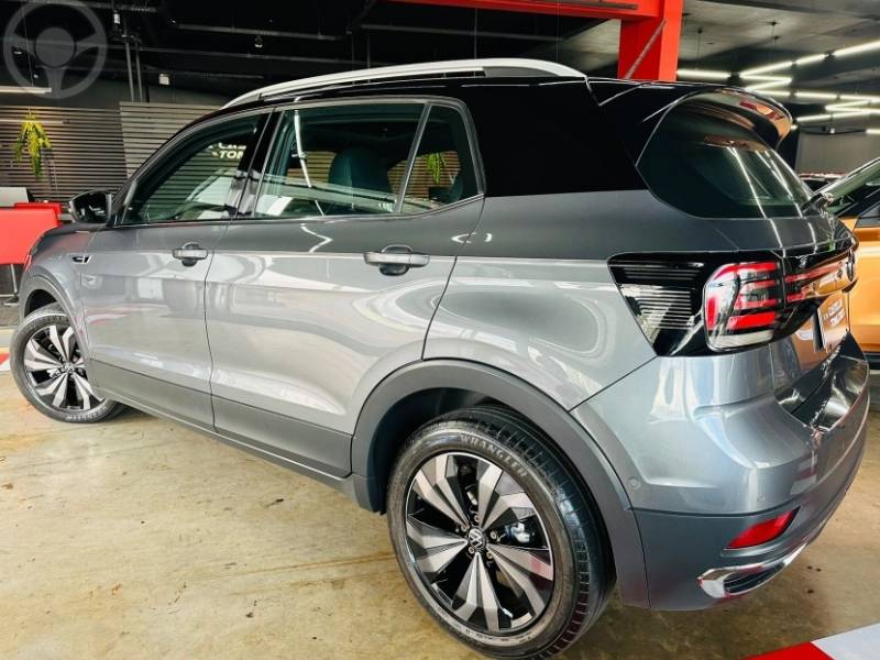 VOLKSWAGEN - T-CROSS 1.4 HIGHLINE TSI 16V FLEX 4P AUTOMÁTICO - 2023/2023 - CINZA - R$ 143.900,00