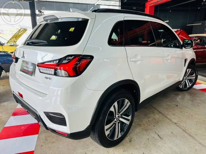 MITSUBISHI - OUTLANDER 2.0 HPE MIVEC SPORT FLEX 4P AUTOMÁTICO - 2021/2022 - PEROLA - R$ 138.900,00