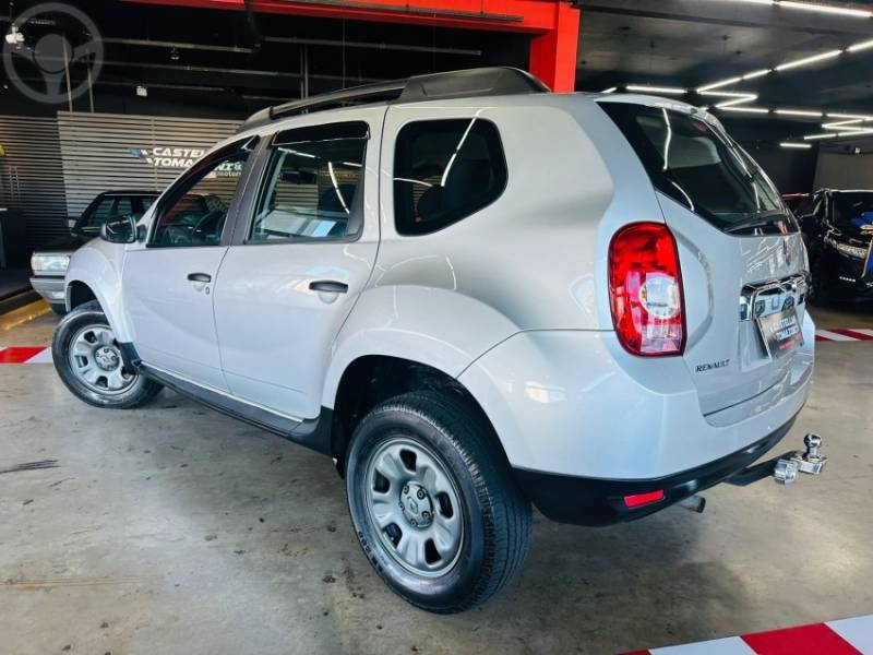 RENAULT - DUSTER 1.6 EXPRESSION 4X2 16V FLEX 4P MANUAL - 2012/2013 - PRATA - R$ 47.900,00