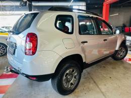 RENAULT - DUSTER 1.6 EXPRESSION 4X2 16V FLEX 4P MANUAL - 2012/2013 - PRATA - R$ 47.900,00