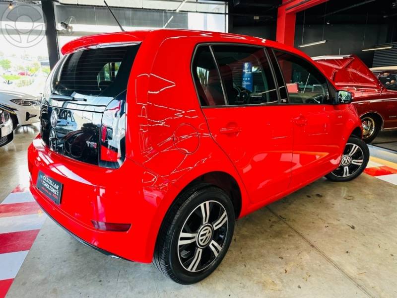 VOLKSWAGEN - UP 1.0 TSI MOVE UP 12V FLEX 4P MANUAL - 2017/2018 - VERMELHA - R$ 59.900,00