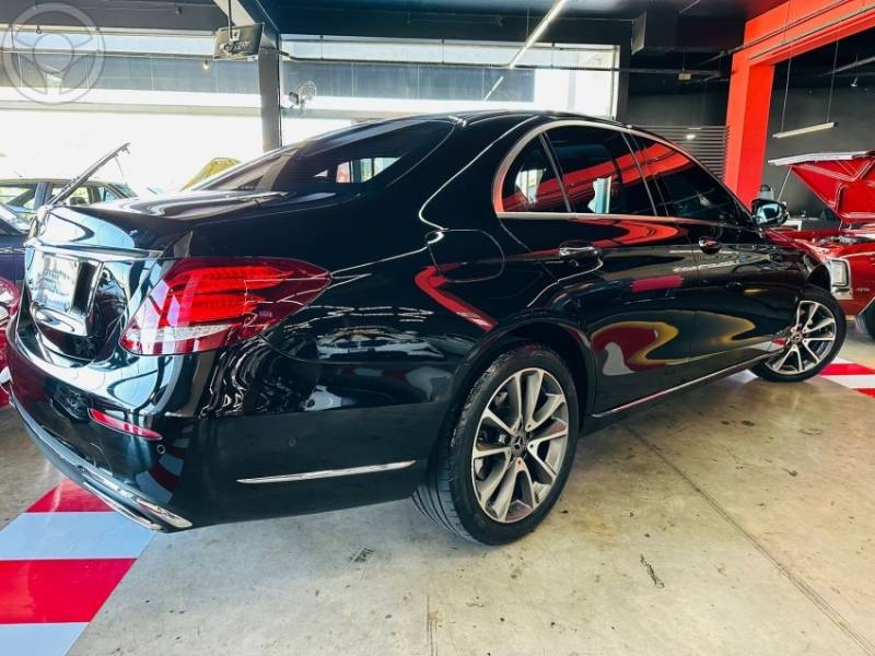 MERCEDES-BENZ - E 300 2.0 CGI EXCLUSIVE 4P AUTOMÁTICO - 2019/2019 - PRETA - R$ 274.900,00