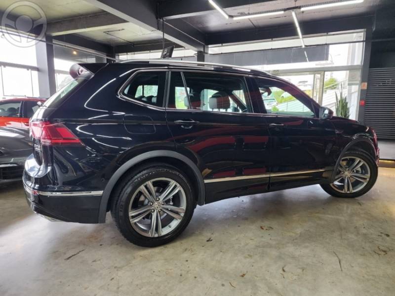 VOLKSWAGEN - TIGUAN 2.0 ALLSPACE R-LINE 350 TSI 4X4 4P - 2019/2019 - PRETA - R$ 179.900,00