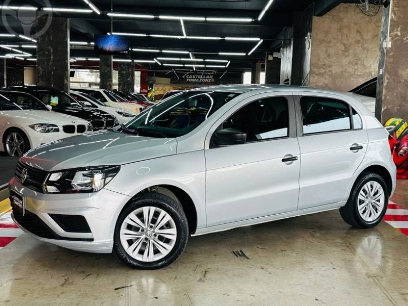 VOLKSWAGEN - GOL 1.6 MSI 8V TOTALFLEX 4P MANUAL - 2018/2019 - PRATA - R$ 48.900,00