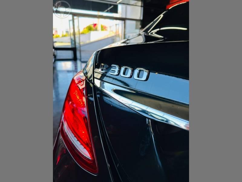 MERCEDES-BENZ - E 300 2.0 CGI EXCLUSIVE 4P AUTOMÁTICO - 2019/2019 - PRETA - R$ 274.900,00