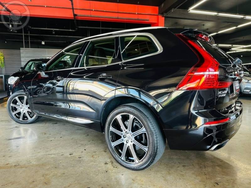 VOLVO - XC60 2.0 T5 INSCRIPTION 4P AUTOMÁTICO - 2018/2018 - PRETA - R$ 194.900,00