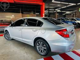 HONDA - CIVIC 1.8 LXS 16V FLEX 4P MANUAL - 2014/2014 - PRATA - R$ 65.800,00