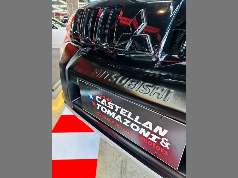 MITSUBISHI - L200 TRITON 2.4 16V TURBO DIESEL SPORT GLS CD 4P 4X4 AUTOMÁTICA - 2019/2020 - PEROLA - R$ 164.900,00