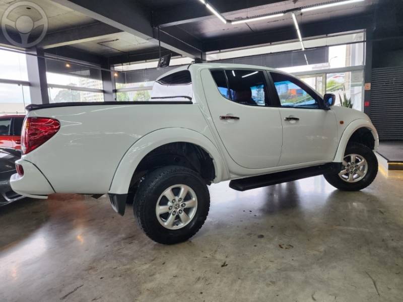 MITSUBISHI - L200 TRITON 3.2 HPE 4X4 CD 16V TURBO INTERCOOLER DIESEL 4P AUTOMÁTICO - 2011/2012 - BRANCA - R$ 99.900,00