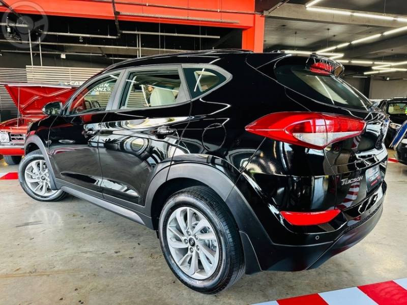 HYUNDAI - TUCSON 1.6 16V T-GDI GLS ECOSHIFT - 2017/2018 - PRETA - R$ 109.900,00