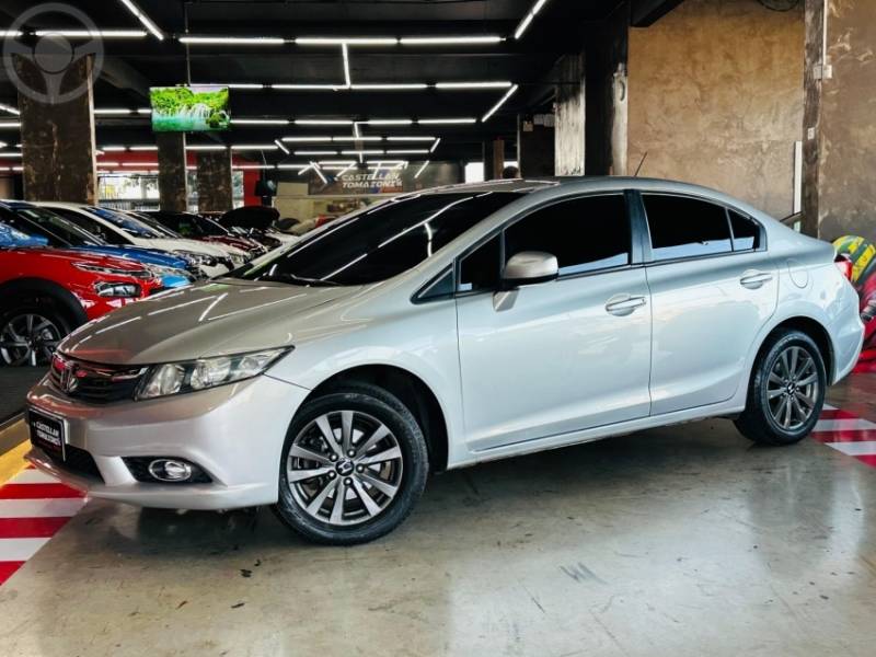 HONDA - CIVIC 1.8 LXS 16V FLEX 4P MANUAL - 2014/2014 - PRATA - R$ 65.800,00