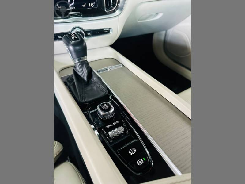 VOLVO - S60 2.0 T5 INSCRIPTION 16V TURBO 4P AUTOMÁTICO - 2019/2020 - CINZA - R$ 179.900,00